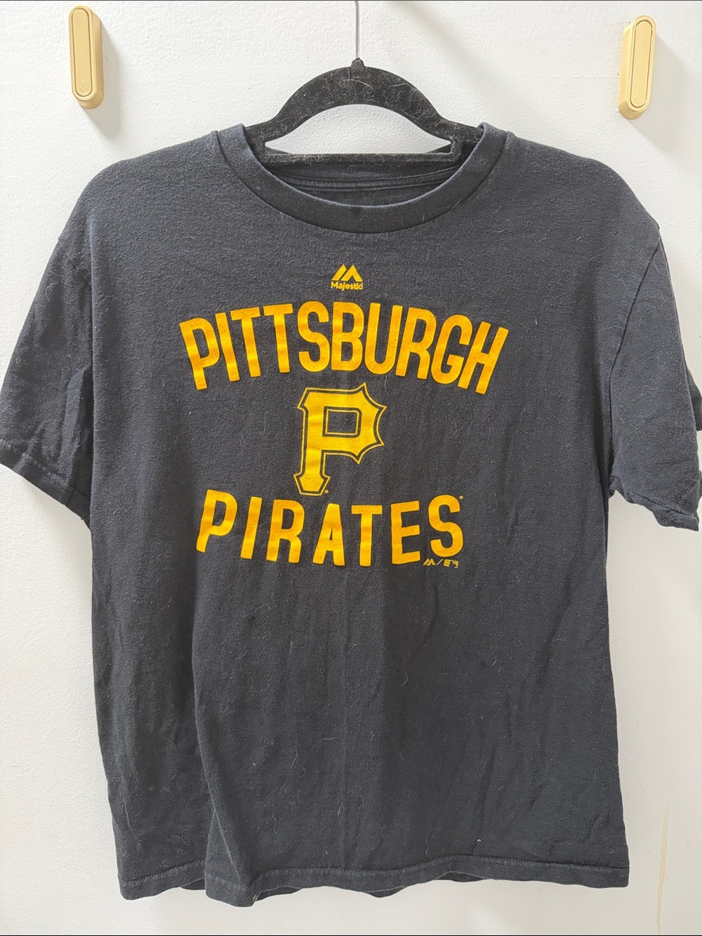 Majestic Pittsburgh Pirates Baseball Black and Yellow Graphic Tee